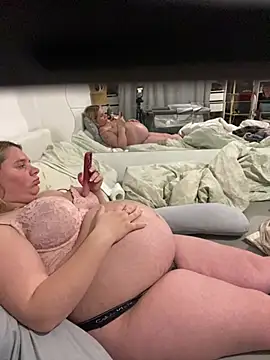 Snapshot of Princessemisse chatting on March 10, 2026, 5:17 pm Princessemisse online show from March 10, 2026, 5:17 pm