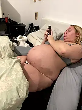 Snapshot of Princessemisse chatting on January 18, 2026, 4:54 pm Princessemisse online show from January 18, 2026, 4:54 pm