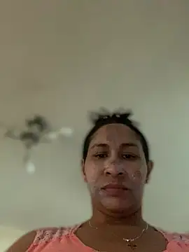 Snapshot of Carola-Ross chatting on October 7, 2025, 7:04 pm Carola-Ross online show from October 7, 2025, 7:04 pm