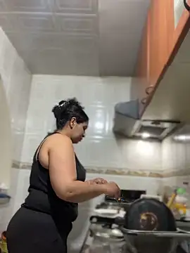 Carola-Ross online show from December 23, 2025, 12:00 am