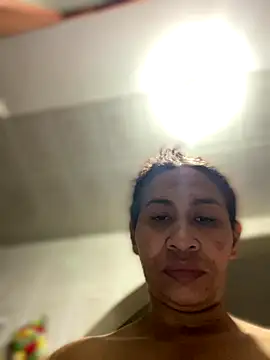 Snapshot of Carola-Ross chatting on September 14, 2025, 5:46 pm Carola-Ross online show from September 14, 2025, 5:46 pm