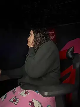 Snapshot of Carola-Ross chatting on March 21, 2025, 9:23 am Carola-Ross online show from March 21, 2025, 9:23 am