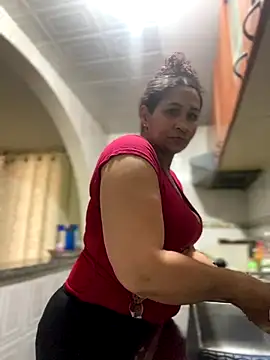 Carola-Ross online show from November 19, 2025, 5:35 pm