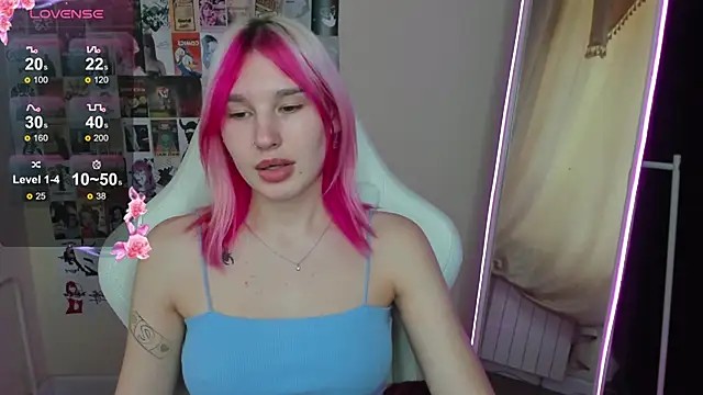 EvelinaLuu online show from November 23, 2025, 5:50 am