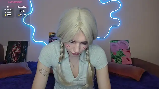 EvelinaLuu online show from February 28, 2025, 1:05 am