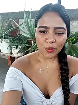 Snapshot of anahi_evans19 chatting on March 12, 2025, 9:35 pm anahi evans19 online show from March 12, 2025, 9:35 pm