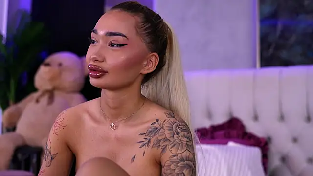 SashaFerrera online show from September 14, 2025, 6:30 pm