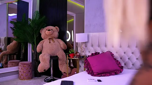 SashaFerrera online show from September 25, 2025, 5:30 pm