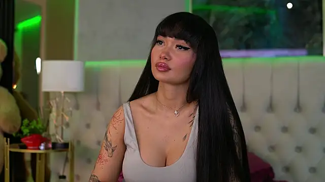 SashaFerrera online show from October 21, 2025, 6:18 pm