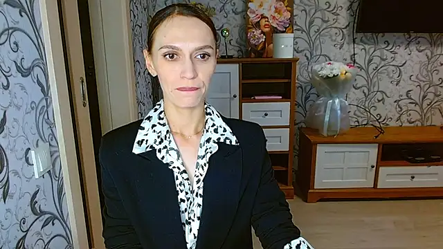 Snapshot of Lady_Sunshine_ chatting on October 6, 2025, 5:41 am Lady Sunshine online show from October 6, 2025, 5:41 am