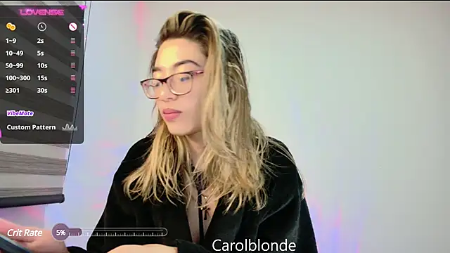 Snapshot of Carolblonde chatting on March 3, 2025, 5:37 am Carolblonde online show from March 3, 2025, 5:37 am