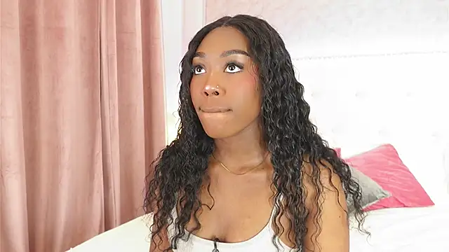 Snapshot of ThianaLopez chatting on February 3, 2026, 9:20 pm ThianaLopez online show from February 3, 2026, 9:20 pm