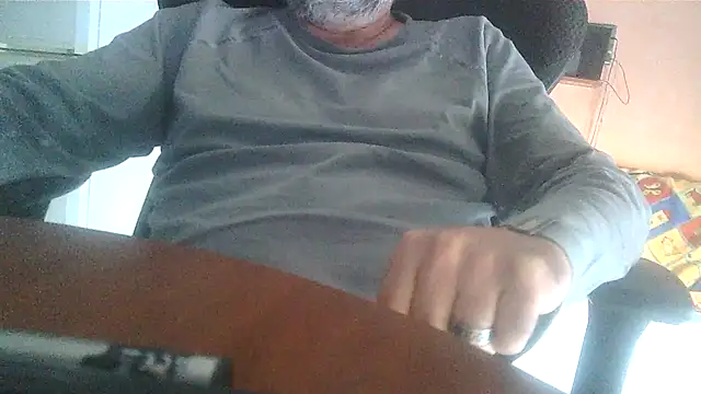 Snapshot of lanata chatting on October 16, 2025, 7:05 am lanata online show from October 16, 2025, 7:05 am