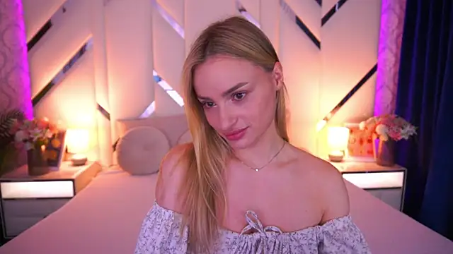 LindsieGreyy online show from June 6, 2026, 6:07 am