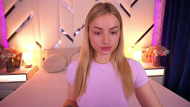 LindsieGreyy online show from June 7, 2026, 6:29 am