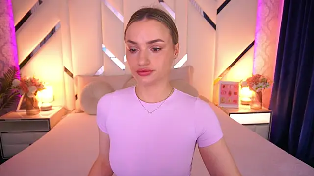 LindsieGreyy online show from May 17, 2026, 5:51 am