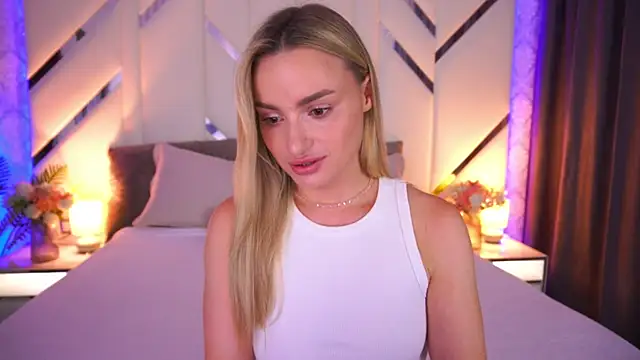 LindsieGreyy online show from July 11, 2026, 1:00 pm