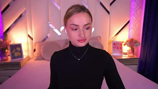 LindsieGreyy online show from May 11, 2026, 6:37 am