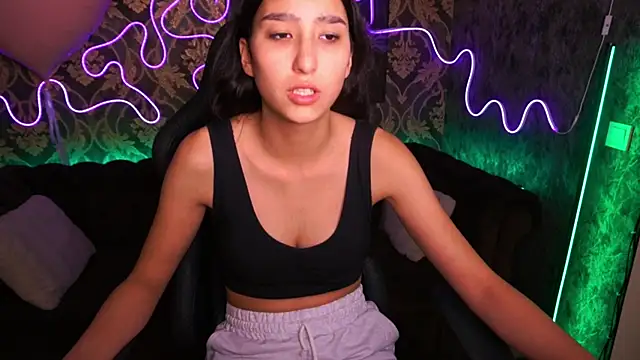 Snapshot of CharmMocco chatting on February 20, 2025, 10:37 am CharmMocco online show from February 20, 2025, 10:37 am