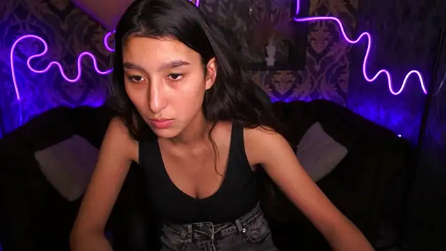 Snapshot of CharmMocco chatting on February 17, 2025, 7:15 am CharmMocco online show from February 17, 2025, 7:15 am