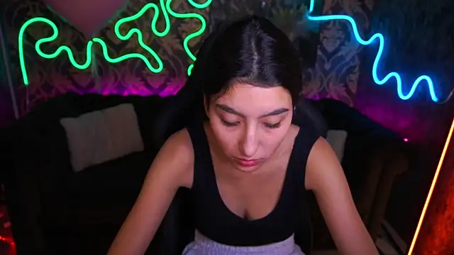 Snapshot of CharmMocco chatting on February 17, 2025, 10:18 am CharmMocco online show from February 17, 2025, 10:18 am