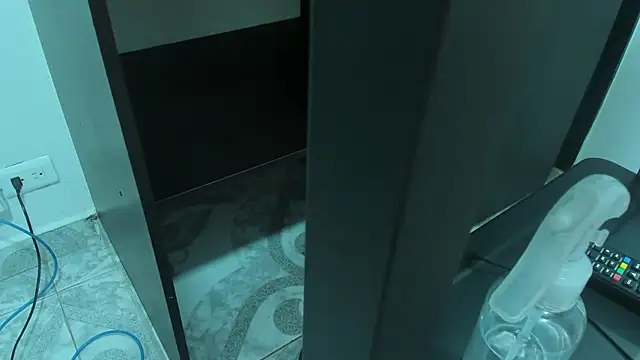 Snapshot of Andrea_Tobar chatting on February 9, 2025, 5:29 am Andrea Tobar online show from February 9, 2025, 5:29 am