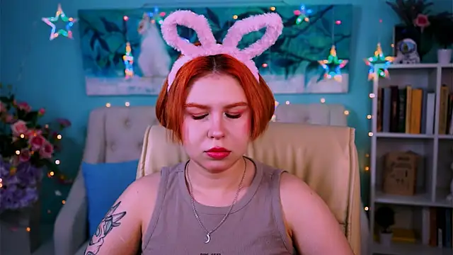 Snapshot of MitsukiMun chatting on February 28, 2025, 6:20 pm MitsukiMun online show from February 28, 2025, 6:20 pm