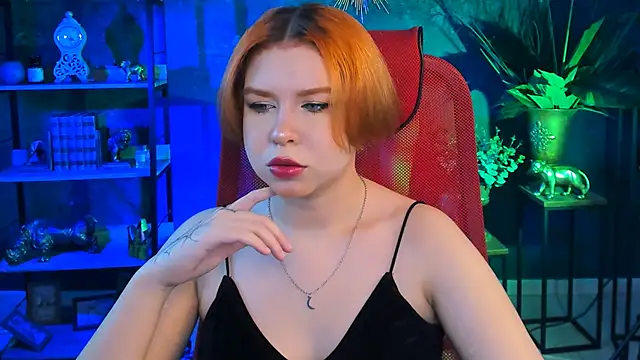 Snapshot of MitsukiMun chatting on March 15, 2025, 4:21 pm MitsukiMun online show from March 15, 2025, 4:21 pm