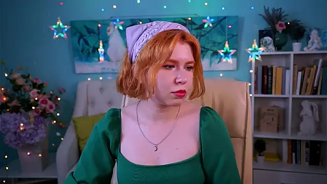 Snapshot of MitsukiMun chatting on February 17, 2025, 3:33 pm MitsukiMun online show from February 17, 2025, 3:33 pm