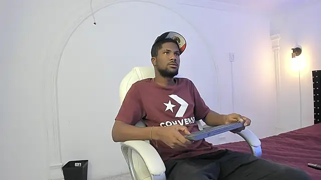 hot alphax online show from February 13, 2025, 12:11 pm