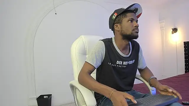 hot alphax online show from February 12, 2025, 12:33 pm