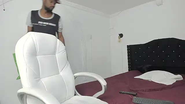 hot alphax online show from February 14, 2025, 6:08 pm