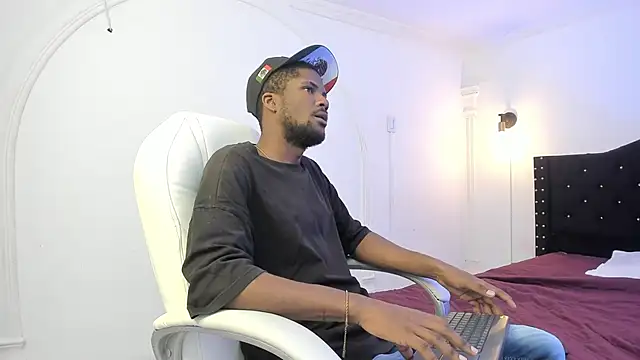 hot alphax online show from February 11, 2025, 12:04 pm