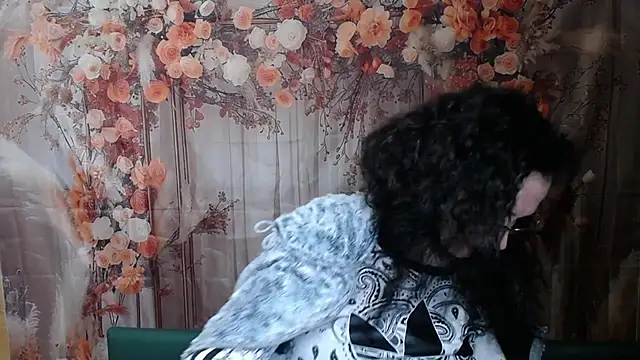 Snapshot of Miroslava_Happi chatting on April 9, 2026, 6:04 am Miroslava Happi online show from April 9, 2026, 6:04 am