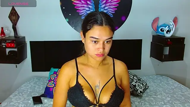 Snapshot of Ana_Riderr chatting on October 17, 2025, 3:32 am Ana Riderr online show from October 17, 2025, 3:32 am