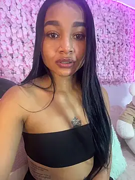 Lynda Bonnie online show from November 15, 2025, 1:37 pm