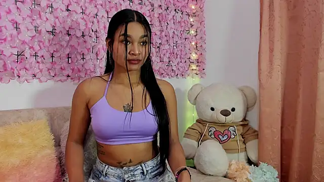 Lynda Bonnie online show from October 18, 2025, 11:45 am