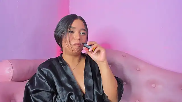 Snapshot of _JuliSweet_ chatting on September 23, 2025, 12:17 am JuliSweet online show from September 23, 2025, 12:17 am