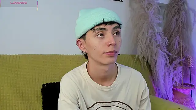 Snapshot of MaikyCooper chatting on October 1, 2025, 8:24 pm MaikyCooper online show from October 1, 2025, 8:24 pm