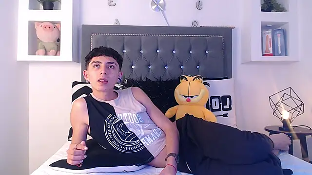 Snapshot of MaikyCooper chatting on March 13, 2025, 9:43 am MaikyCooper online show from March 13, 2025, 9:43 am