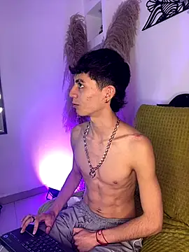 Snapshot of MaikyCooper chatting on September 13, 2025, 8:09 pm MaikyCooper online show from September 13, 2025, 8:09 pm