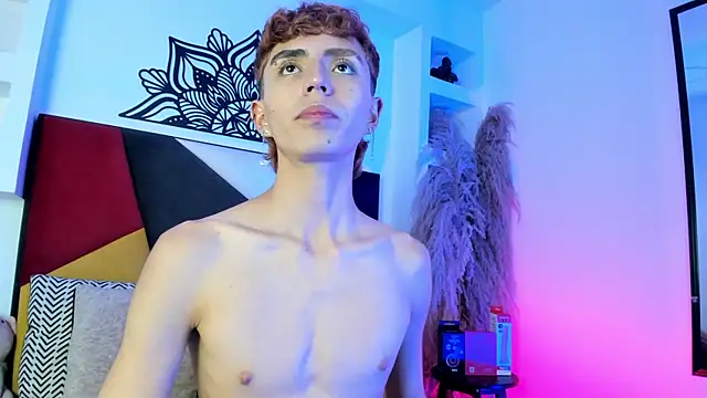 Snapshot of MaikyCooper chatting on November 24, 2025, 10:21 pm MaikyCooper online show from November 24, 2025, 10:21 pm