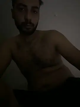 Snapshot of OutsizedPistol chatting on October 11, 2025, 1:17 am OutsizedPistol online show from October 11, 2025, 1:17 am