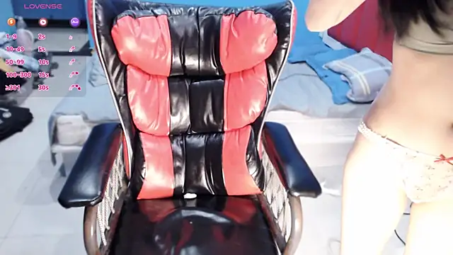 linlinnnnn online show from April 18, 2026, 7:00 am