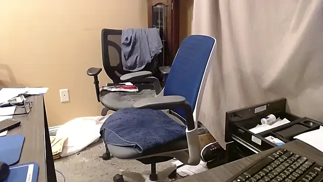 olderandwiser2 online show from October 19, 2025, 3:31 am