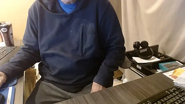 olderandwiser2 online show from November 23, 2025, 4:33 am