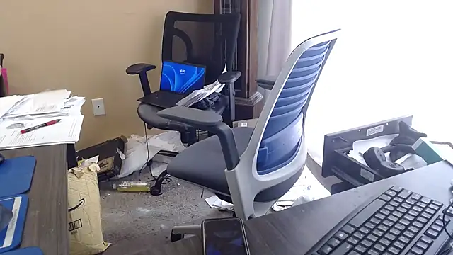 olderandwiser2 online show from October 2, 2025, 8:01 pm