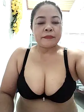 Snapshot of Baby-bigtits2024 chatting on October 18, 2025, 1:35 pm Baby-bigtits2024 online show from October 18, 2025, 1:35 pm