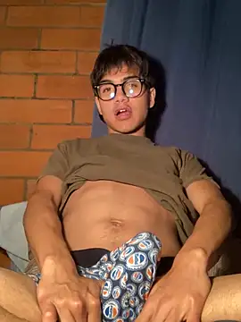 shadowsofgarden online show from March 18, 2025, 3:02 am