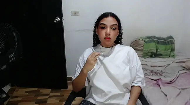 Majo BigTits online show from March 12, 2025, 2:20 am